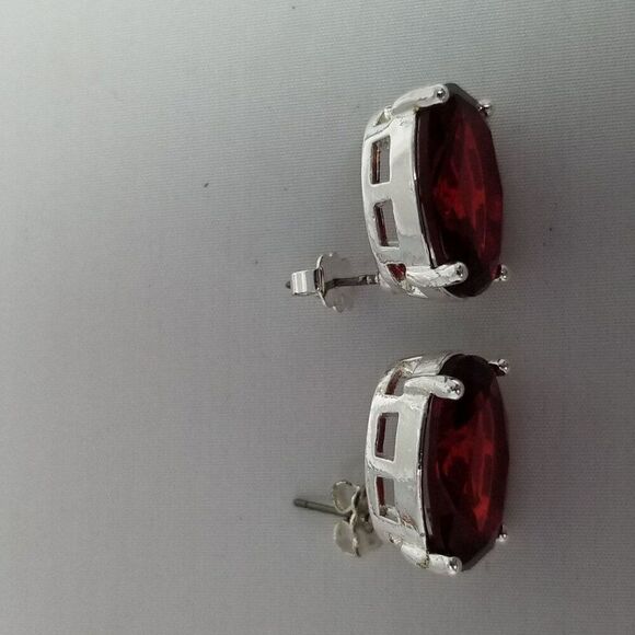 Vintage Red Oval Rhinestone Stud Earrings, Prong Set Silver Tone, Estate - Picture 3 of 7